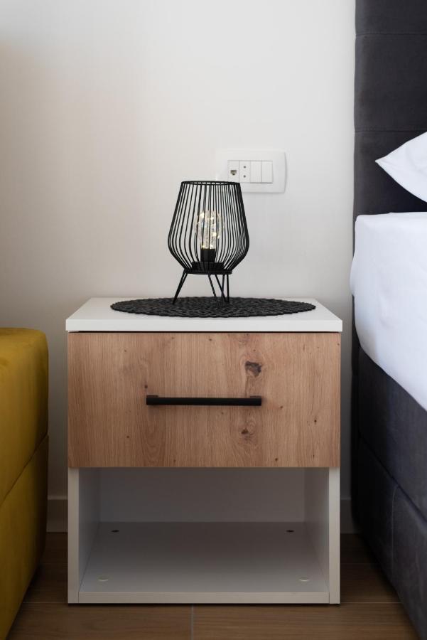 Pansion Comfort Lepar Novalja Kültér fotó