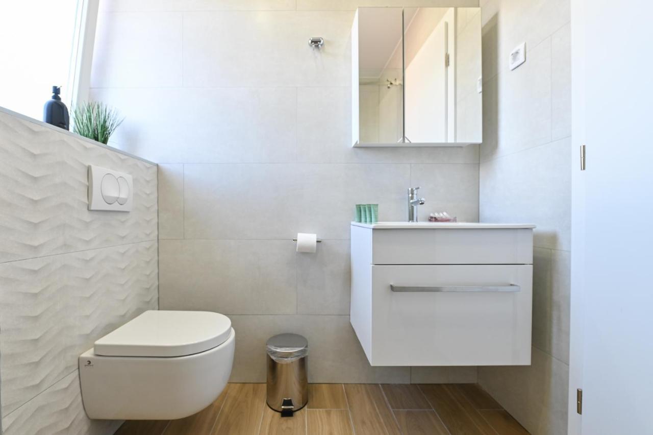 Pansion Comfort Lepar Novalja Kültér fotó